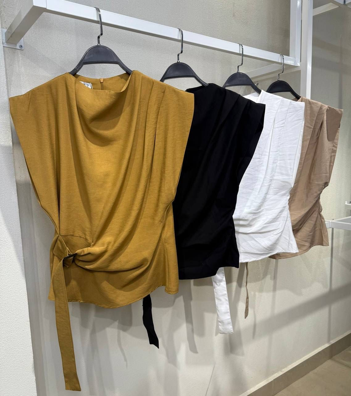 Side-knotted blouse