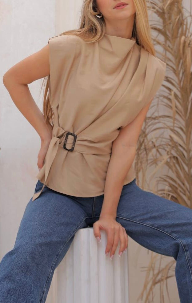 Side-knotted blouse