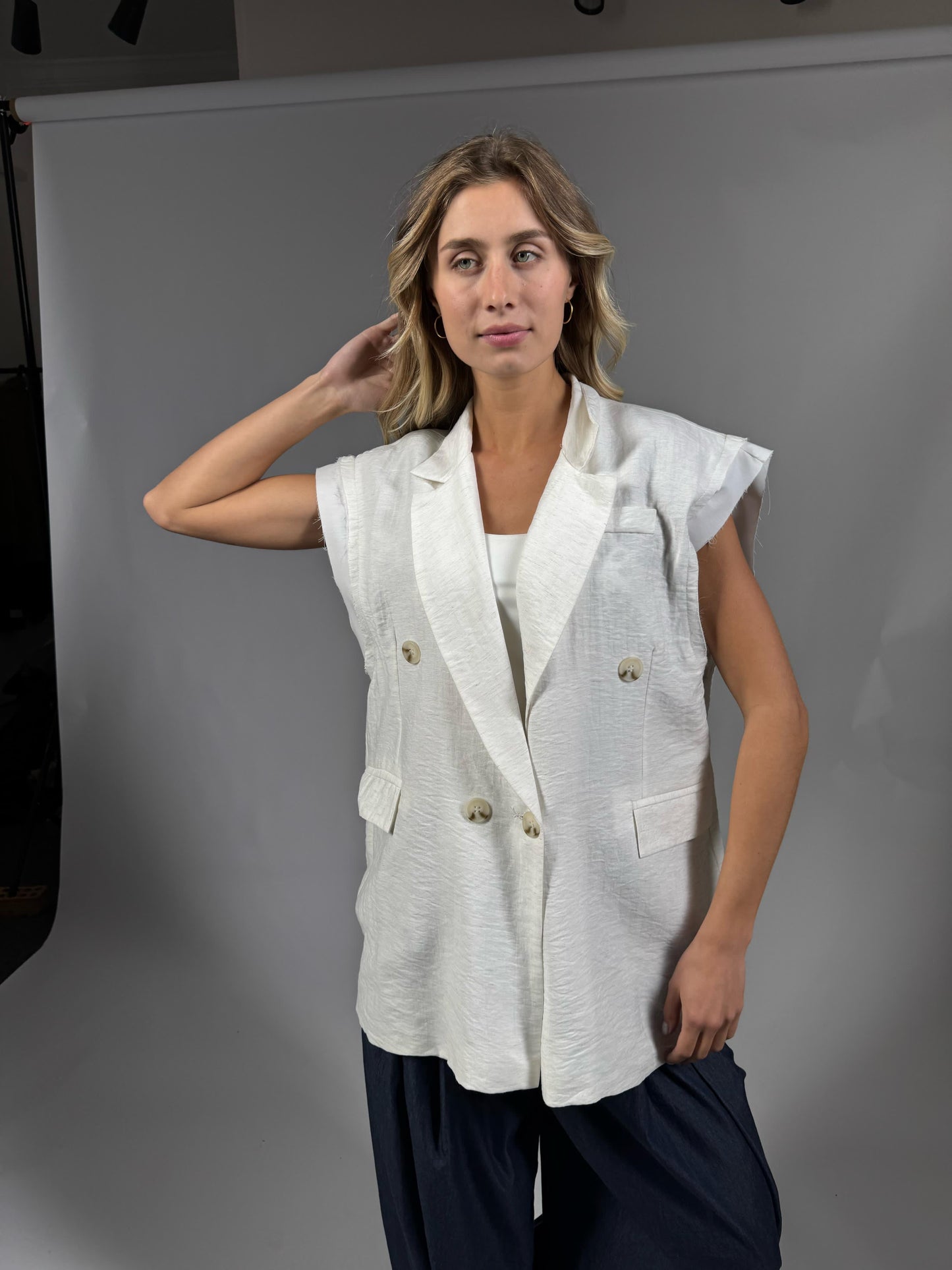 Backless linen vest