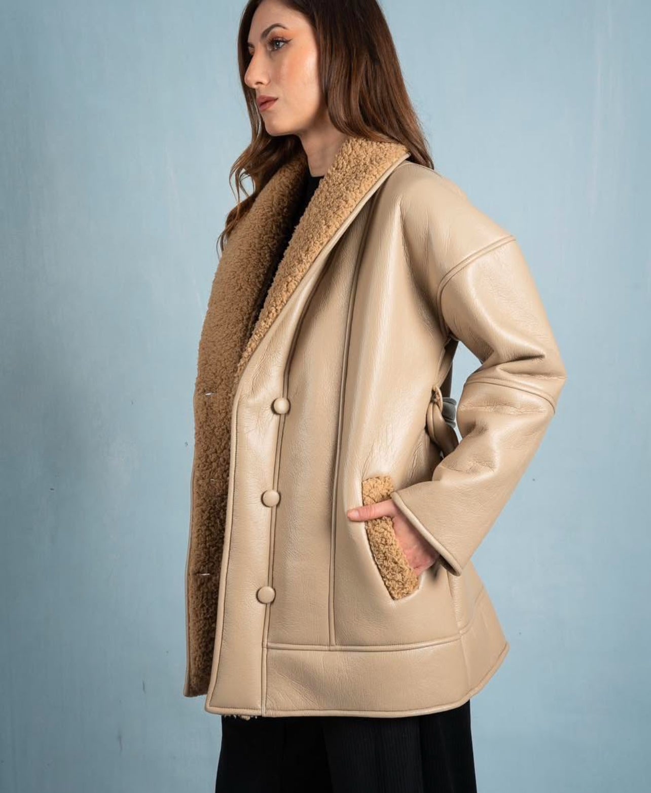 Mid-length belted jacket