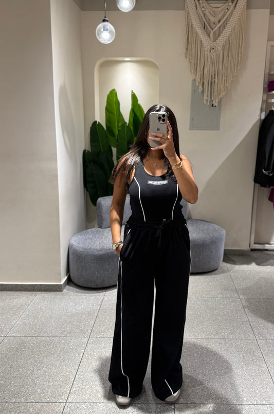 Sleeveless comfy jumpsuit