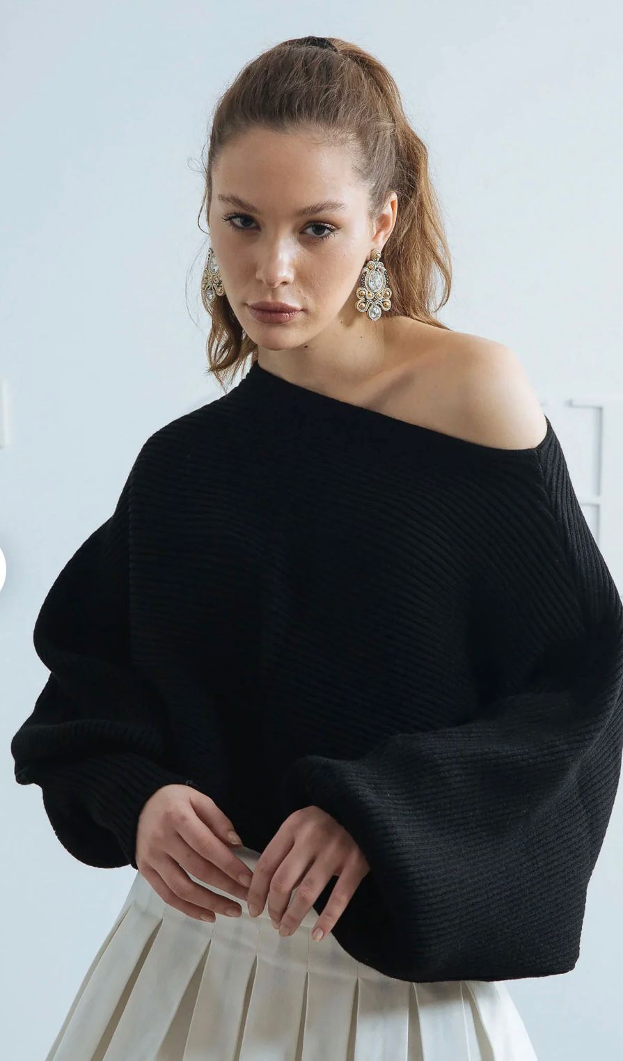 Puffed sleeves pullover