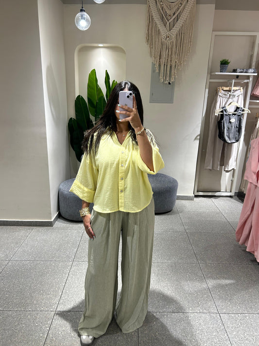 Folded-sleeve shirt