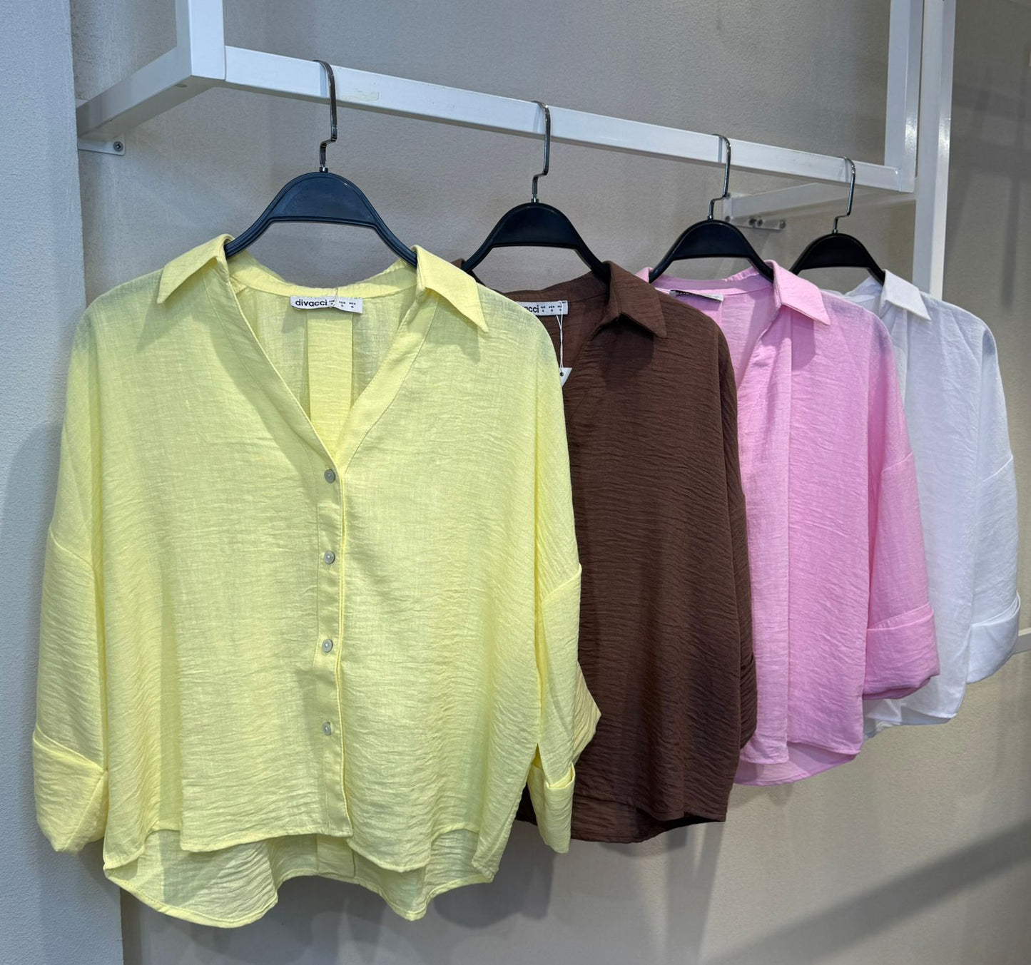 Folded-sleeve shirt
