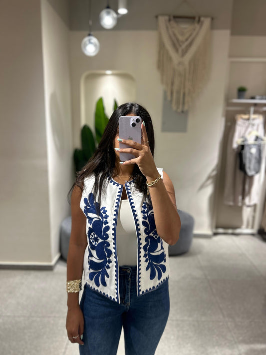 Embroidy vest